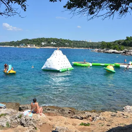 アパート Golubic プーラ