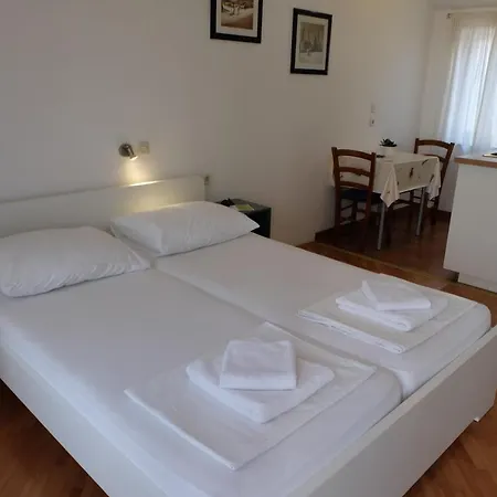 Apartment Golubic *